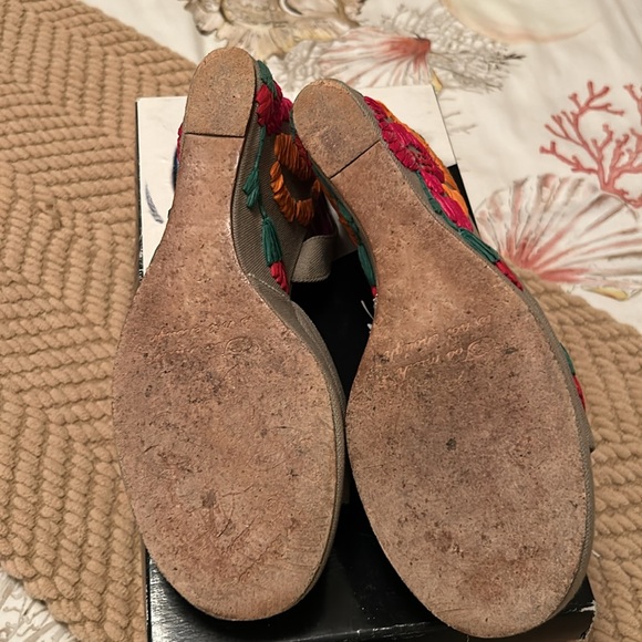 Beverly Feldman Wedge - Picture 4 of 8